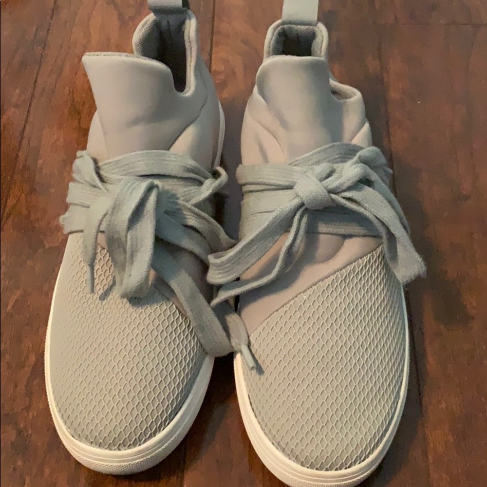 Steve Madden slip on shoes